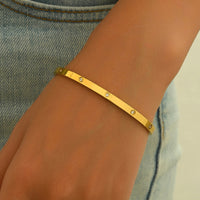 Golden Glow — 18K Gold-Plated Minimalist Bracelet