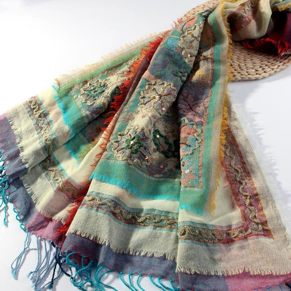[100% boiled wool] Ethereal Grace – Handmade Wool Embroidered Shawl (195 cm x70 cm)
